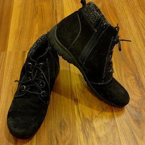 Women's Propet 9W booties